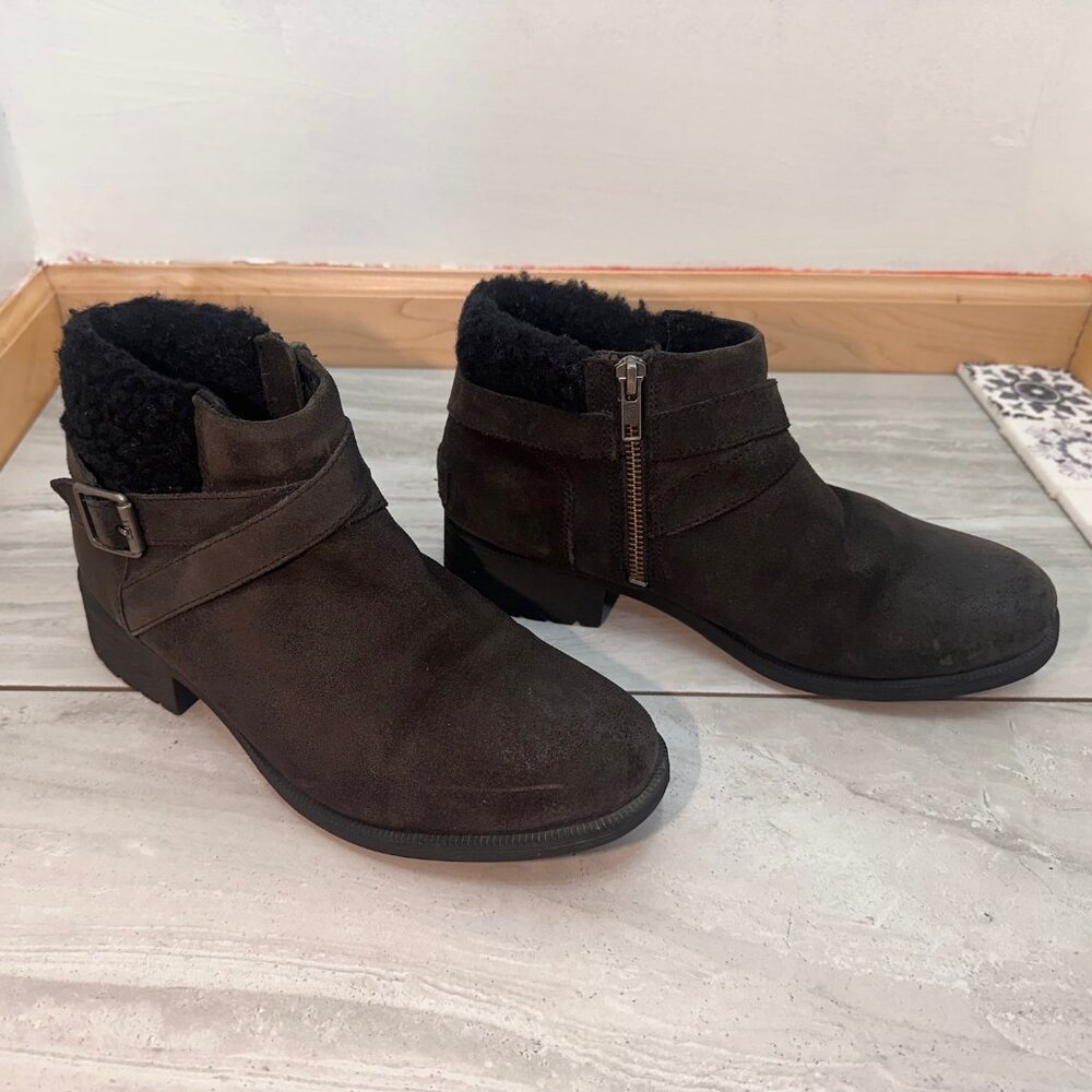 UGG Benson Ankle Boots Size 9